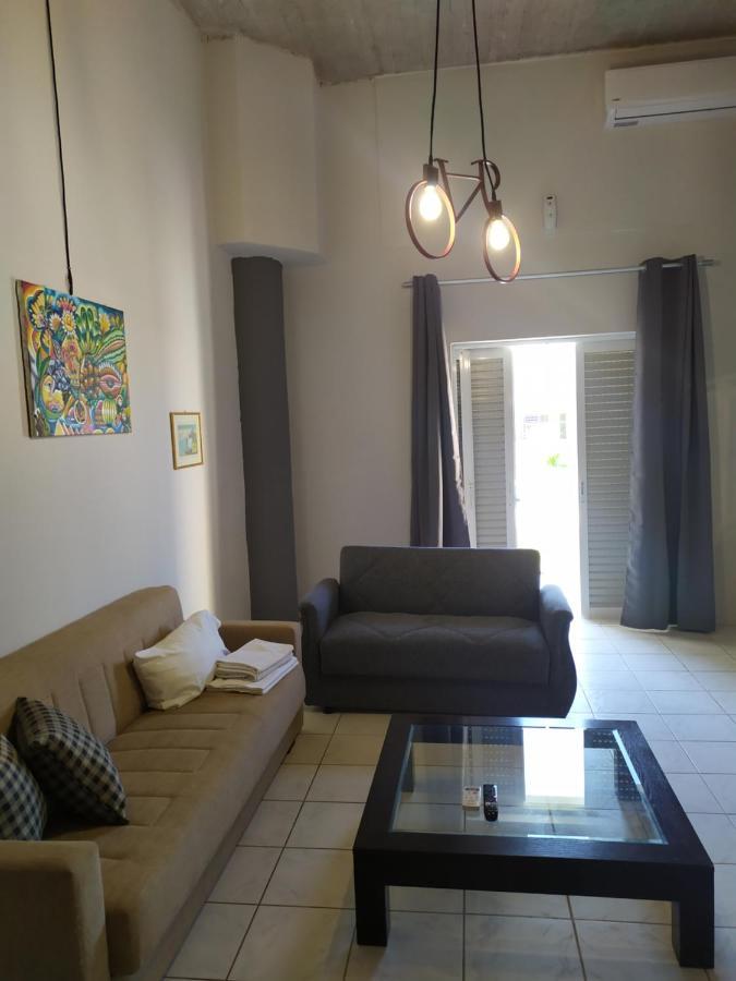 Aparthotel Banana Moon Adelianos Kampos Exterior foto