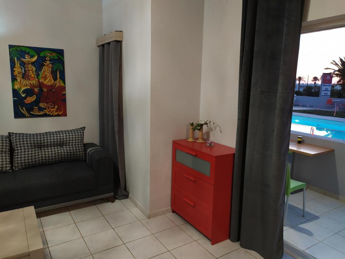 Aparthotel Banana Moon Adelianos Kampos Exterior foto